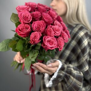 Букет из 21 розы 40см